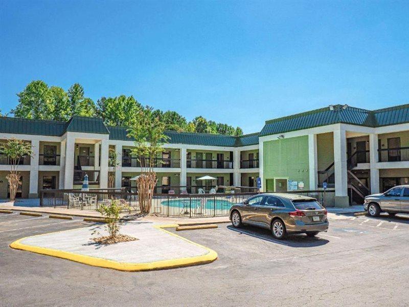 Quality Inn & Suites Near Six Flags - Остелл Экстерьер фото