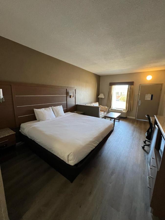 Quality Inn & Suites Near Six Flags - Остелл Экстерьер фото