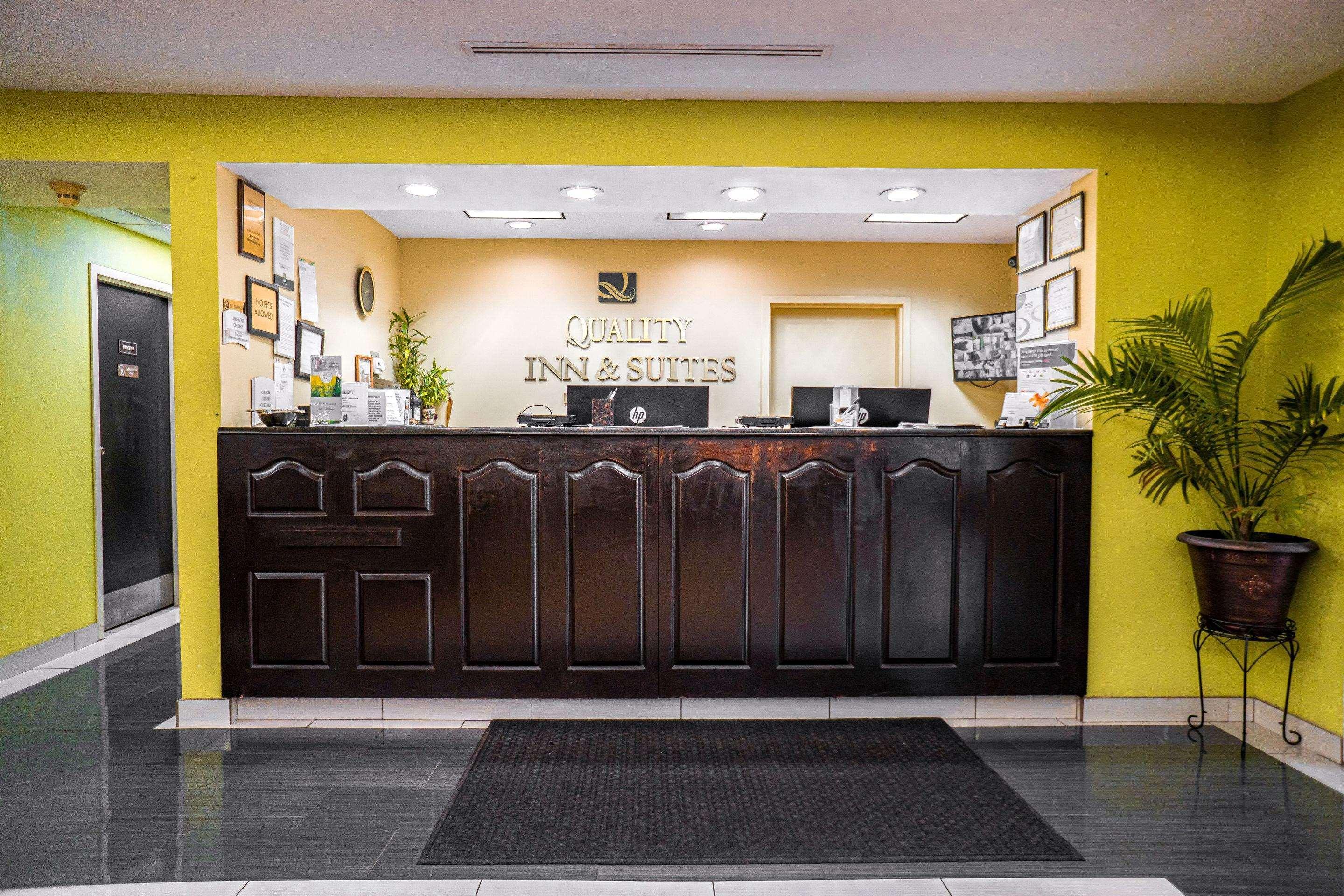 Quality Inn & Suites Near Six Flags - Остелл Экстерьер фото