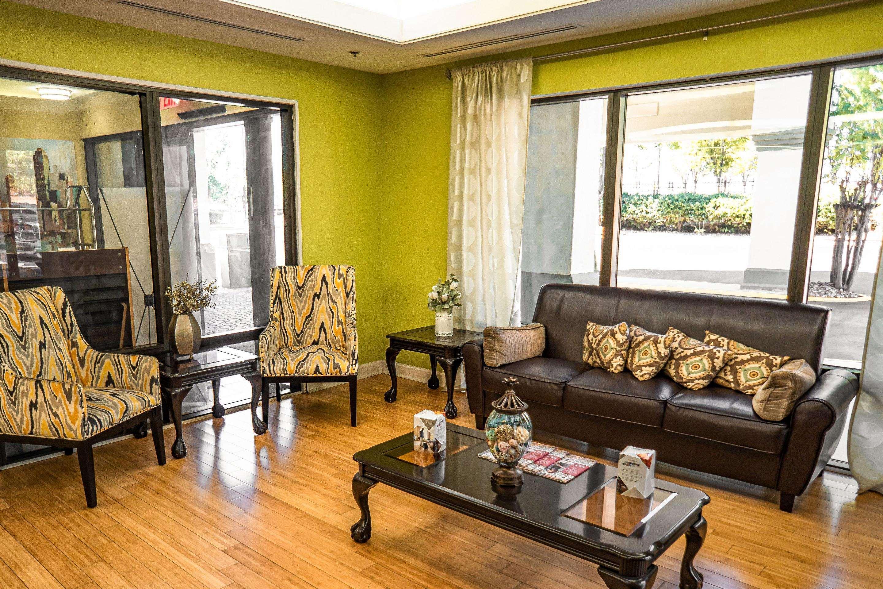 Quality Inn & Suites Near Six Flags - Остелл Экстерьер фото