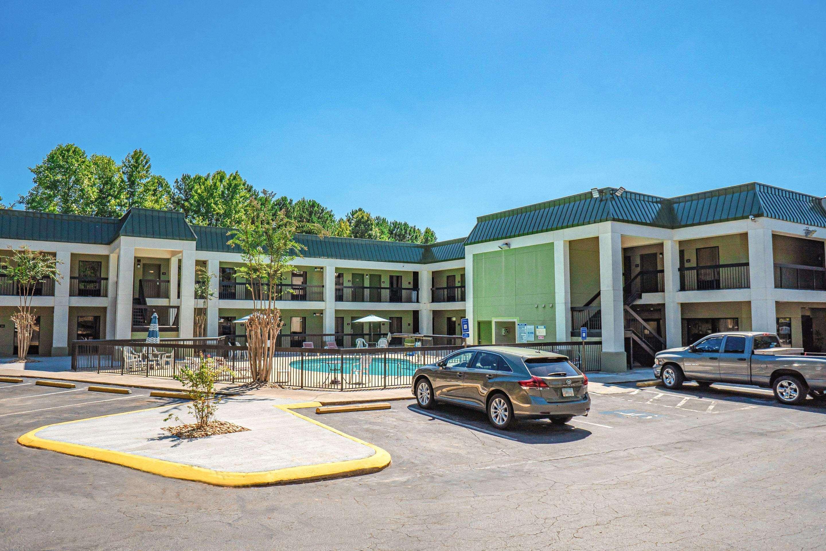 Quality Inn & Suites Near Six Flags - Остелл Экстерьер фото