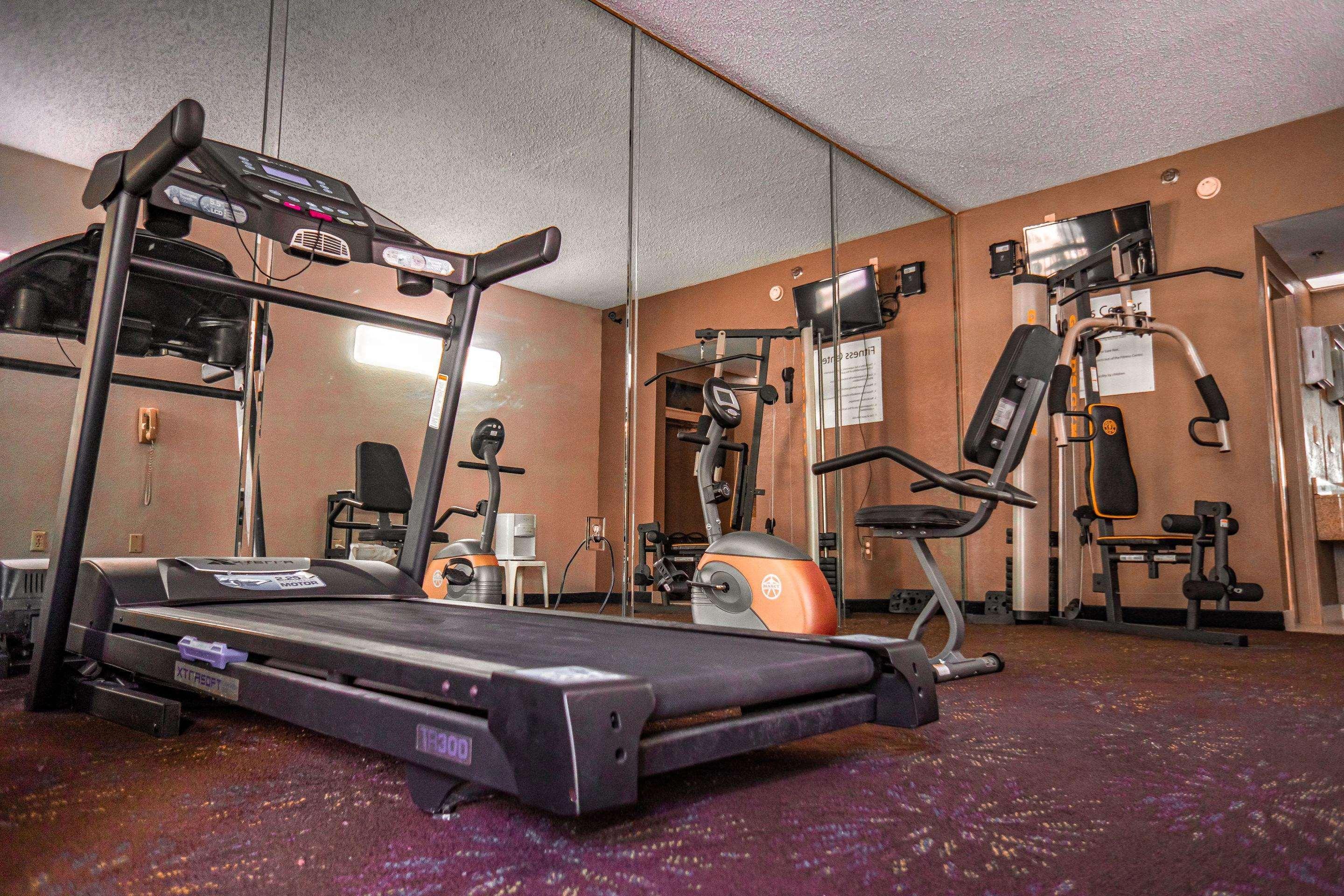 Quality Inn & Suites Near Six Flags - Остелл Экстерьер фото