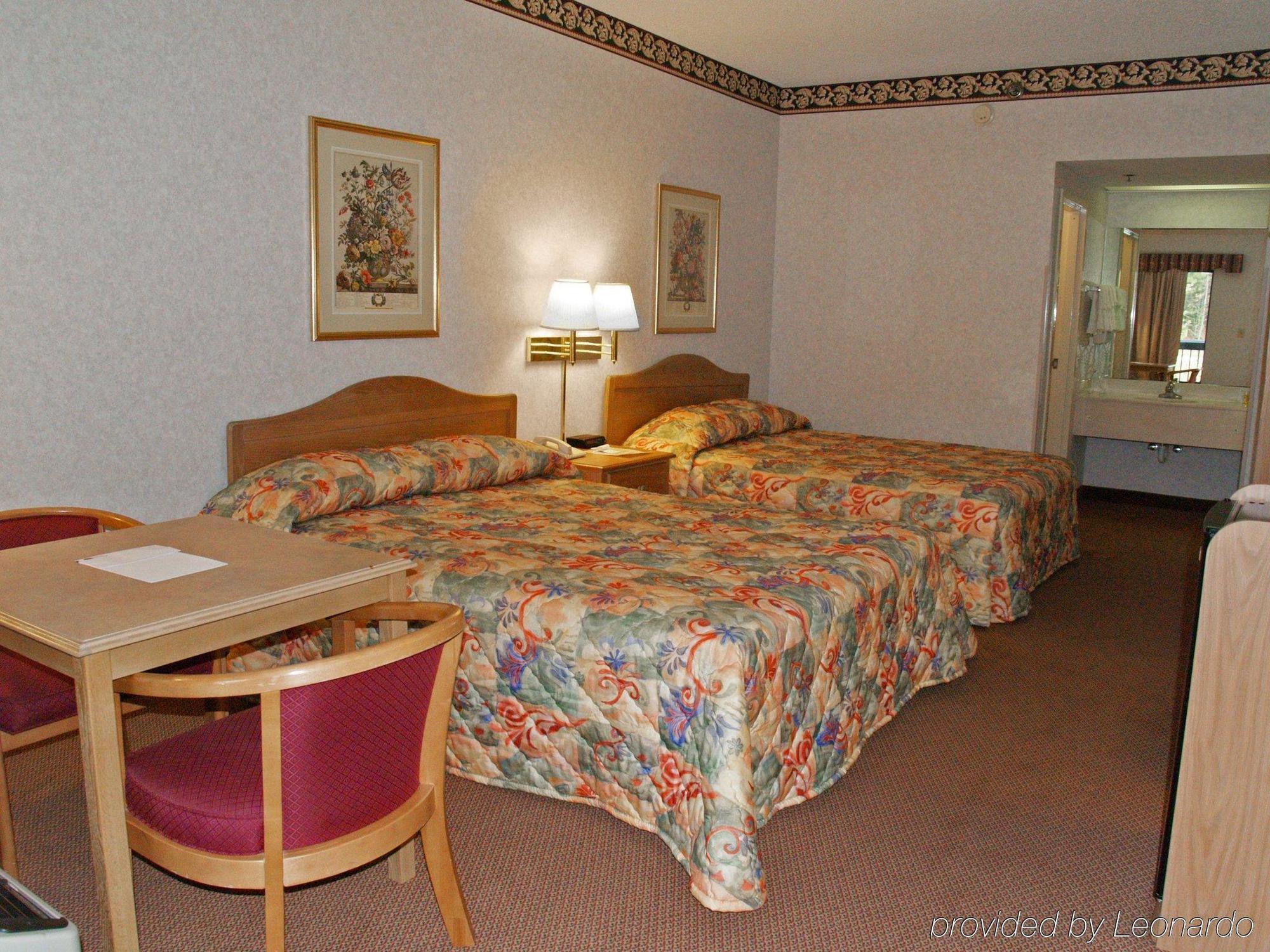 Quality Inn & Suites Near Six Flags - Остелл Экстерьер фото