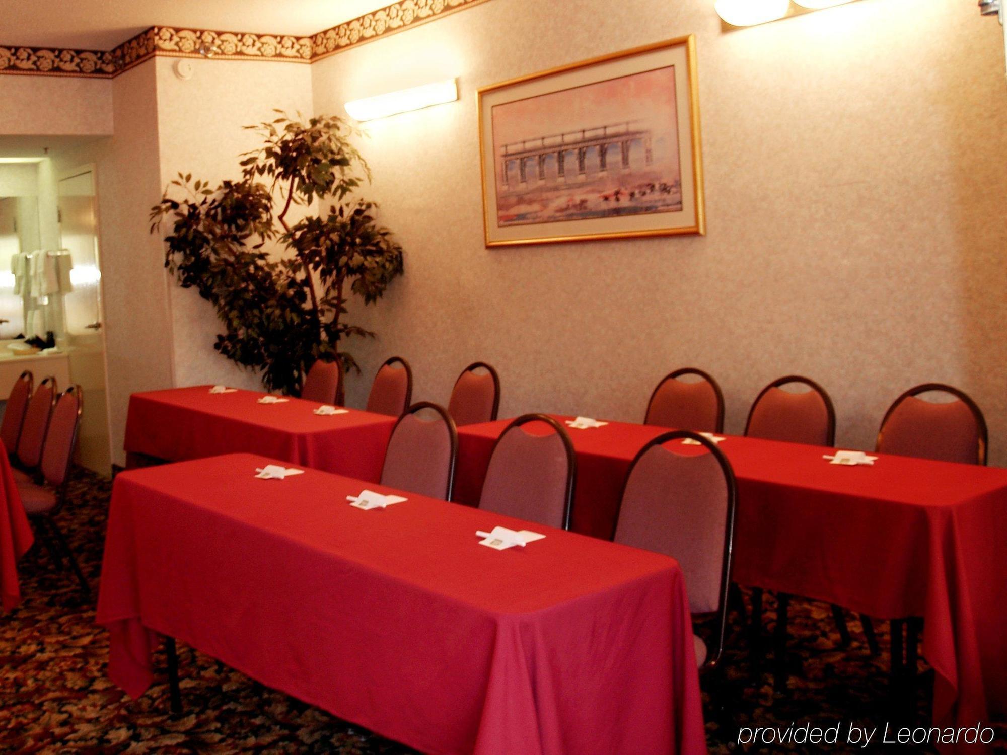 Quality Inn & Suites Near Six Flags - Остелл Экстерьер фото