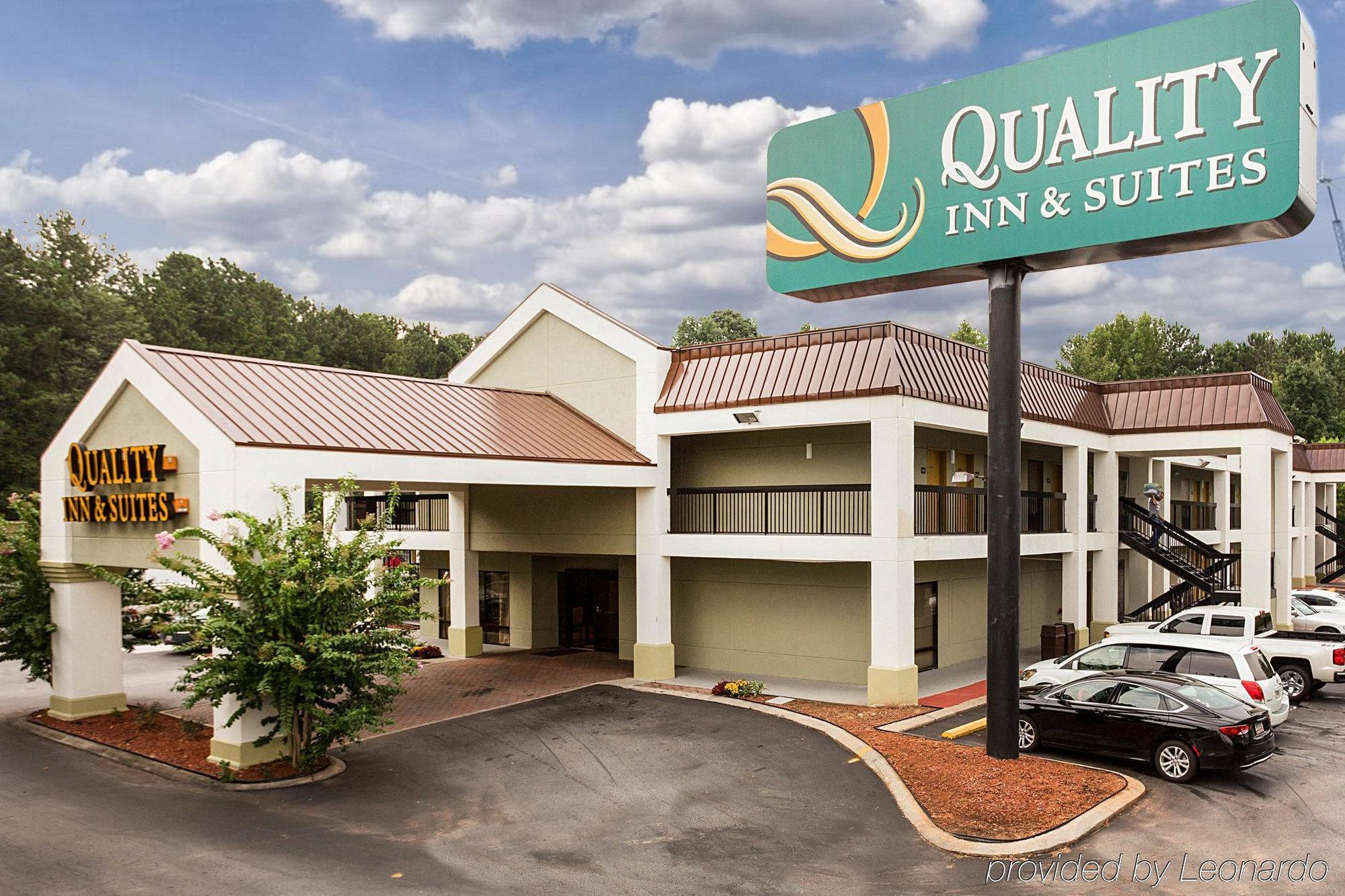 Quality Inn & Suites Near Six Flags - Остелл Экстерьер фото