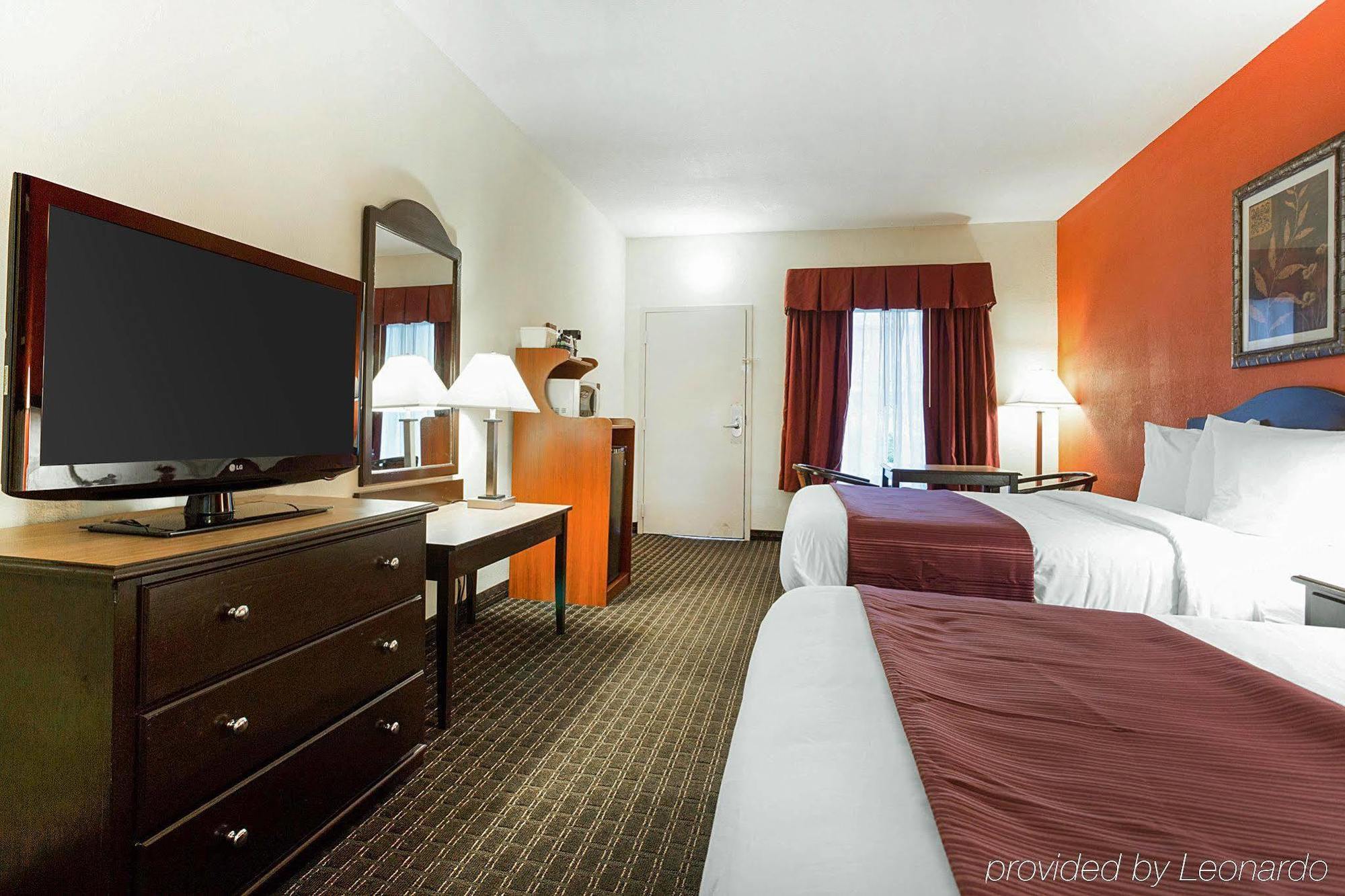 Quality Inn & Suites Near Six Flags - Остелл Экстерьер фото