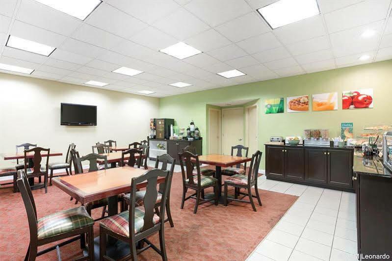 Quality Inn & Suites Near Six Flags - Остелл Экстерьер фото